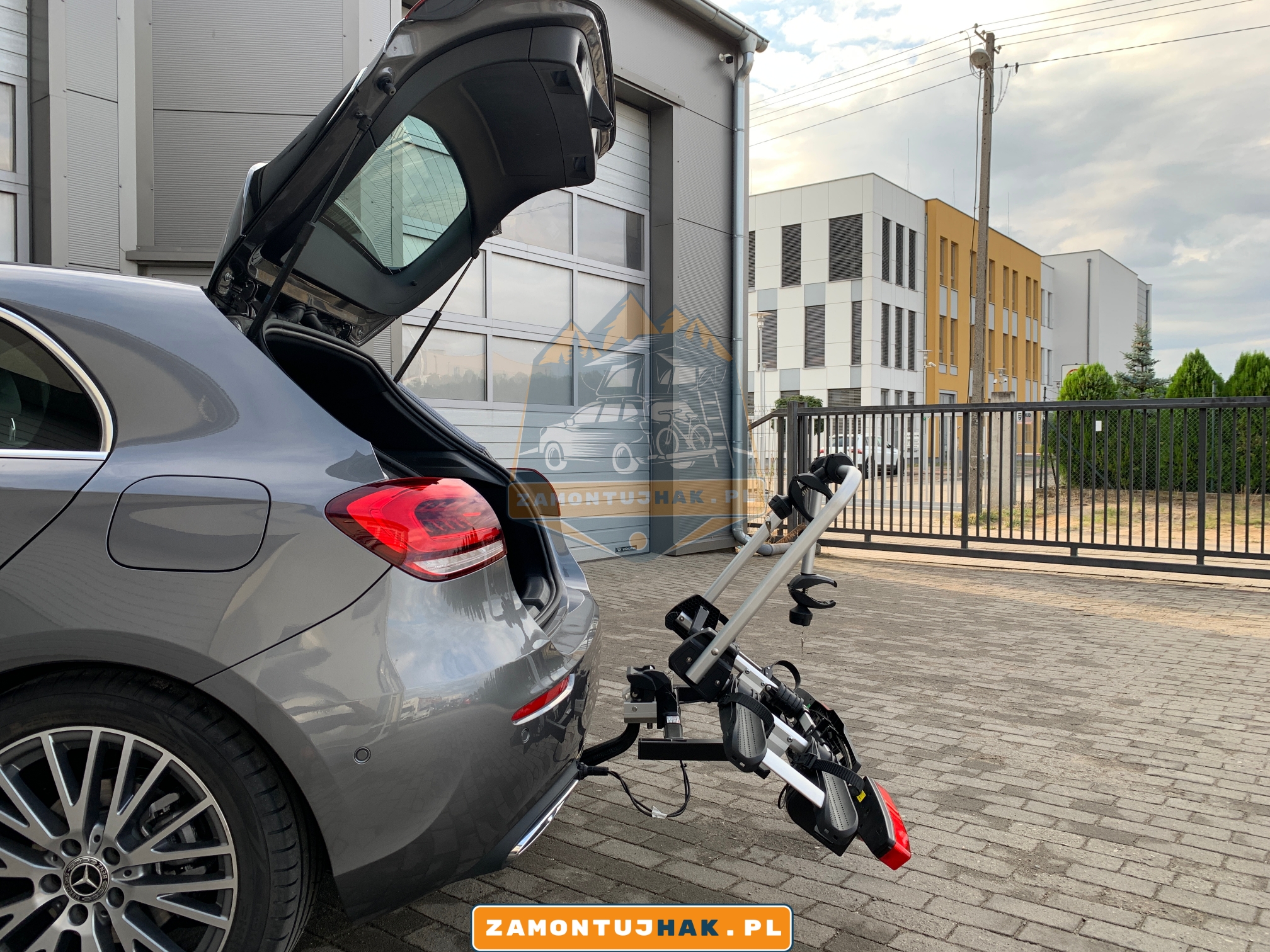 Zamontuj box transportowy Westfalia w Fordzie Focusie i ciesz się dodatkową przestrzenią - zamontujhak.pl